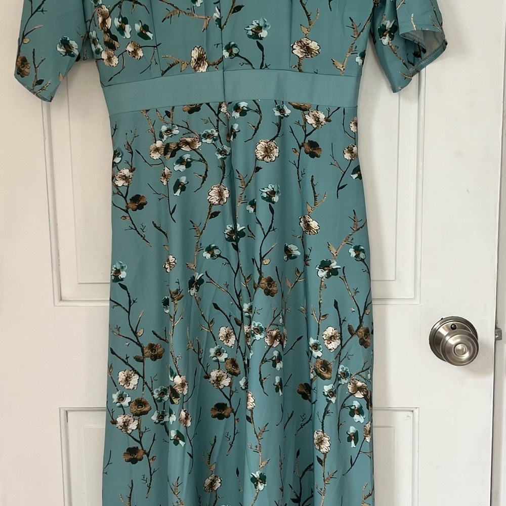 Soft Green Floral Maxi Dress